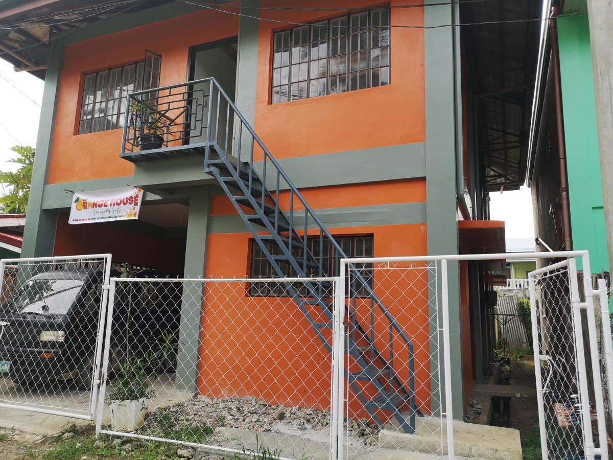 Апартаменты Estrelle Orange House - Backpackers Hub Пуэрто-Принцеса Экстерьер фото