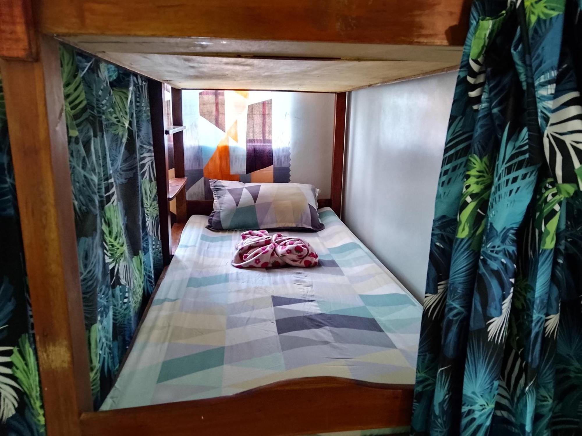 Апартаменты Estrelle Orange House - Backpackers Hub Пуэрто-Принцеса Экстерьер фото