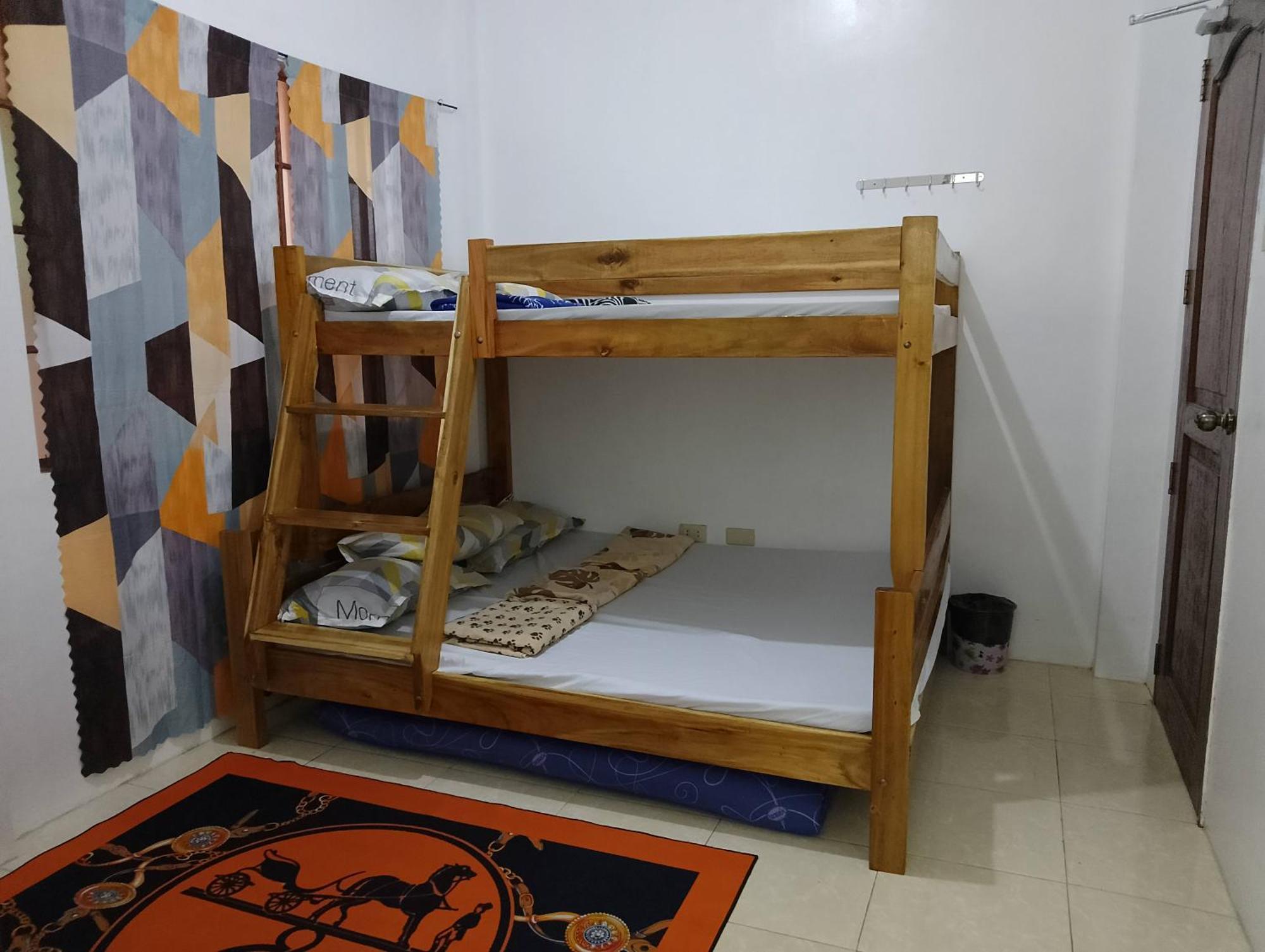 Апартаменты Estrelle Orange House - Backpackers Hub Пуэрто-Принцеса Экстерьер фото