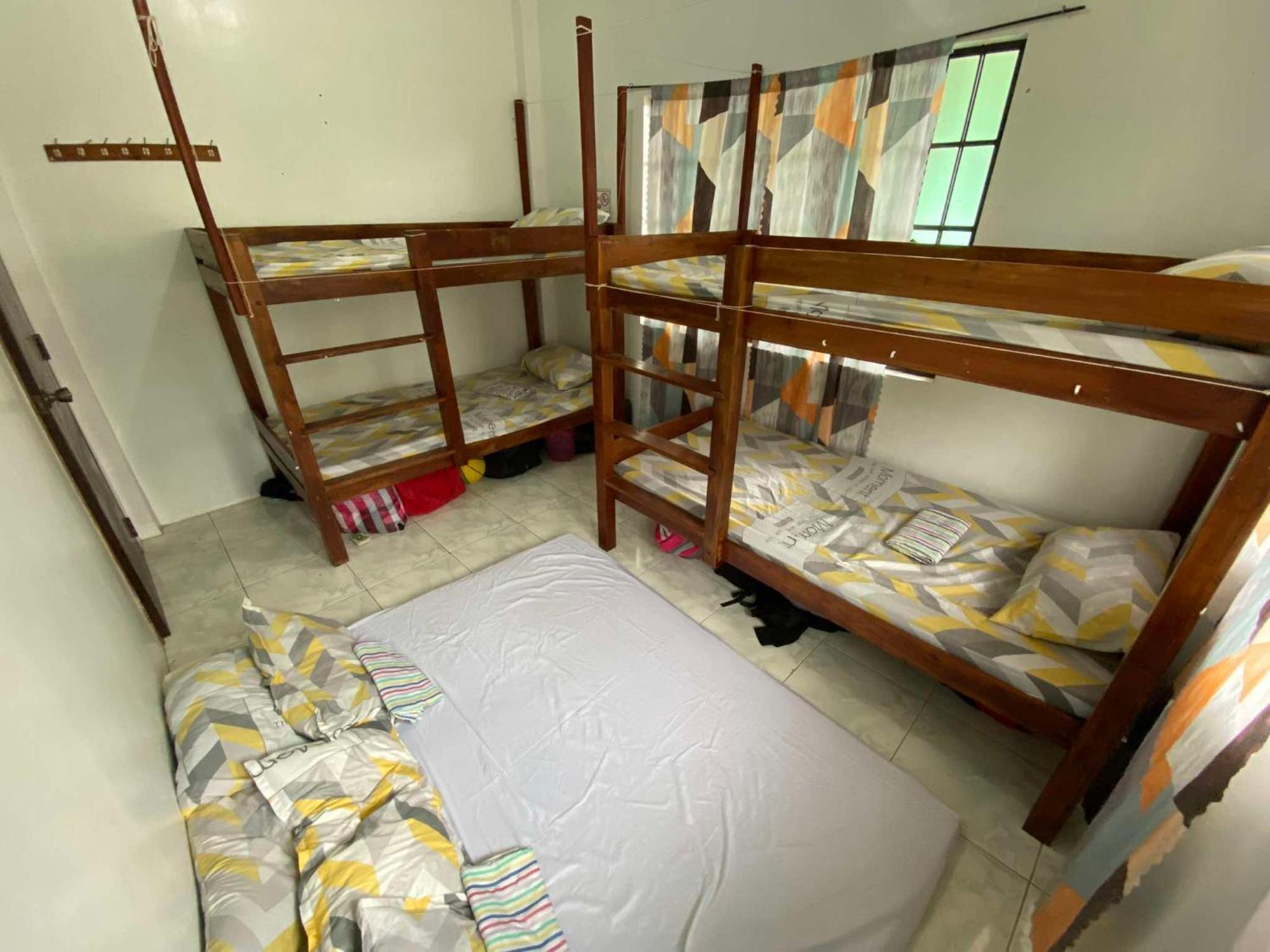 Апартаменты Estrelle Orange House - Backpackers Hub Пуэрто-Принцеса Экстерьер фото