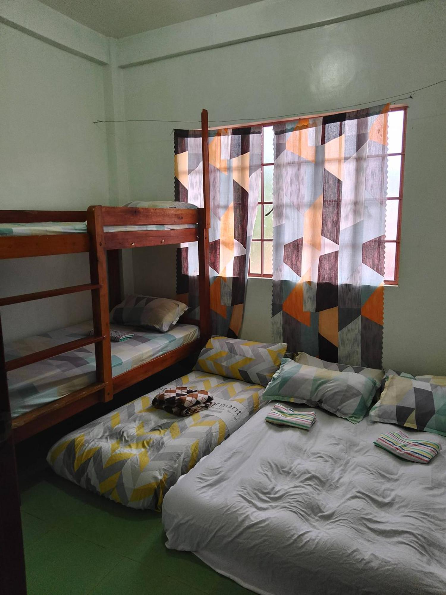 Апартаменты Estrelle Orange House - Backpackers Hub Пуэрто-Принцеса Экстерьер фото